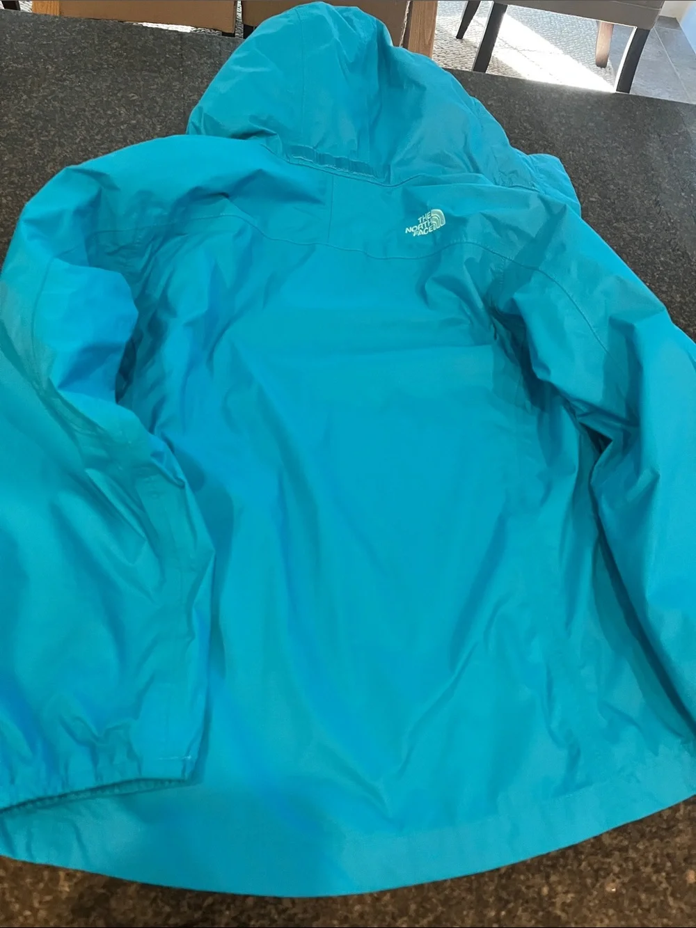 The North Face Girls 14/16 L Teal Waterproof raincoat Hooded Jacket
